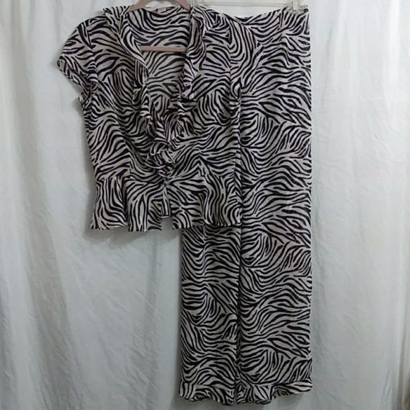 Victoria's Secret sheer set. - Picture 1 of 7